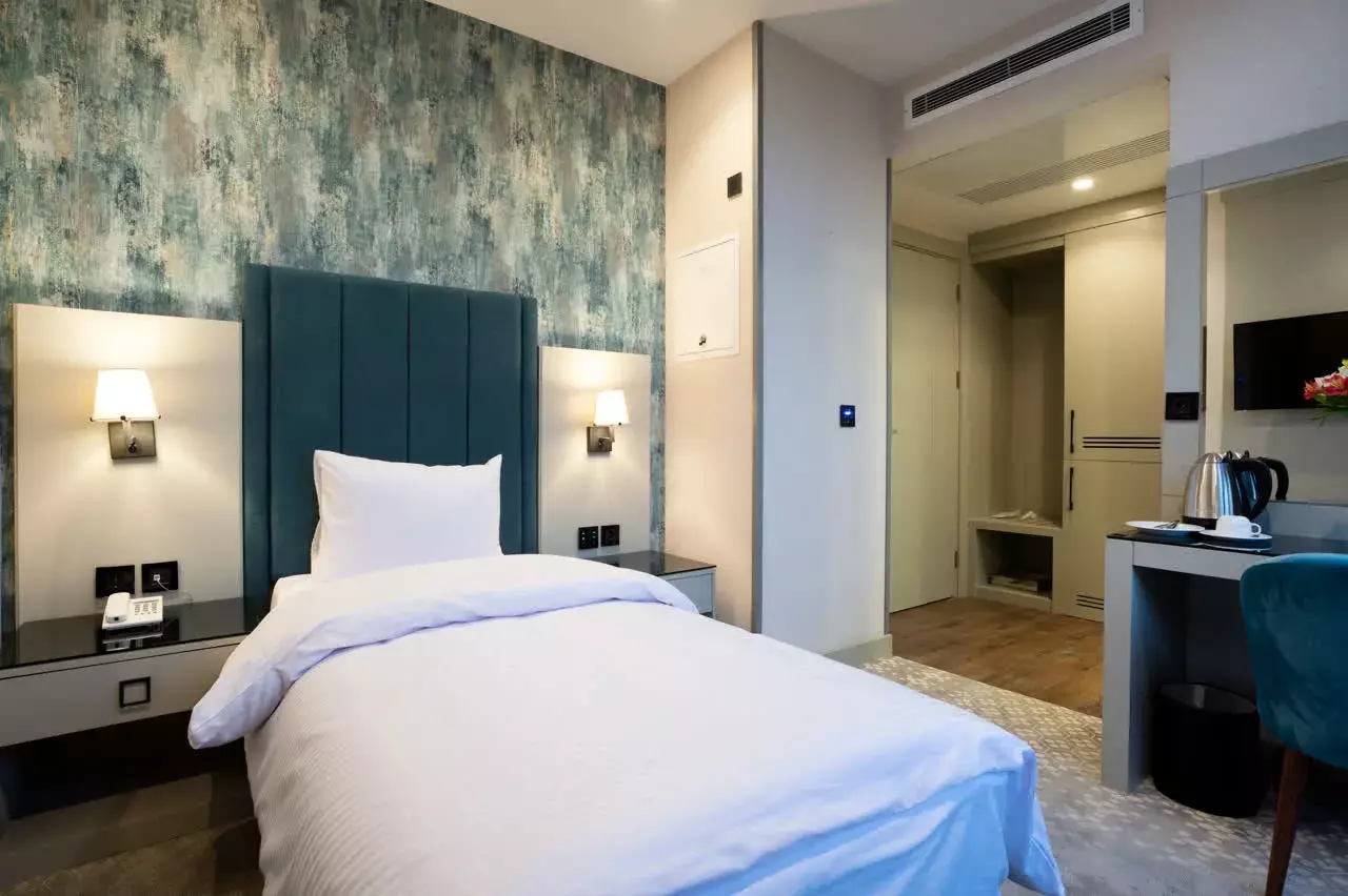 Alibaba https://cdn.alibaba.ir/ostorage/hotel-accommodation-images/6991a00a6b43e2b9afa3c179_سینگل (1).webp